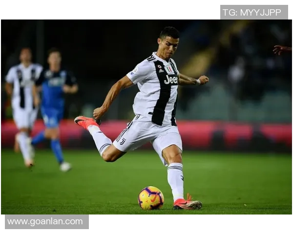 《探索全球顶级足球球星数据分析与实力对比排名》