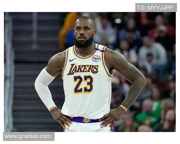 湖人队场外足球球星背后的故事与他们的运动生涯融合探索